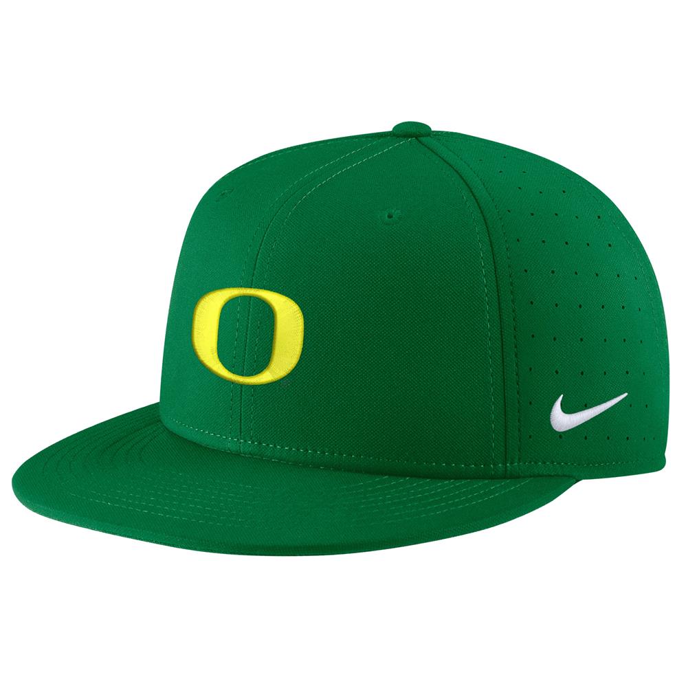 Nike Oregon Ducks Aero True Fitted Baseball Hat